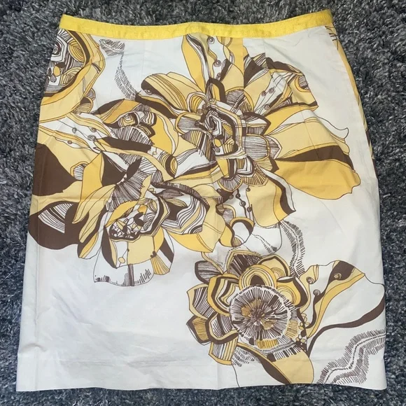 Ann Taylor Loft Cream Skirt with Yellow/Brown Floral Print Size 4P - Picture 2 of 5